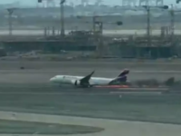  Αεροπλάνο συγκρούστηκε με φορτηγό της π...