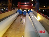 Δεκάδες νέες ανεμογεννήτριες ξεφορτώνον...