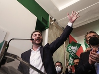 ΠΑΣΟΚ ή… κάτι άλλο; Η νίκη Ανδρουλάκη φέ...