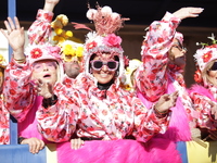 Η γιορτή συνεχίζεται στους δρόμους της Π...