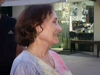 Η πρώτη εμφάνιση της συνταξιούχου εκλεγμ...