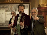 Aύγουστος στο Netflix με  Γιάννη Σμαραγδ...