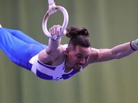 Άνετη πρόκριση για τον Πετρούνια, οριακό...