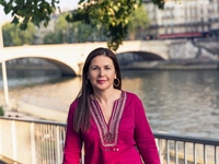 Η Τασούλα  Επτακοίλη στο thebest για τον...