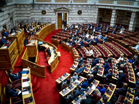 Live: Mετωπική Μητσοτάκη- Τσίπρα για την ακρίβεια