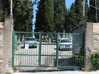 σπιράλ: Ασέβεια, ύβρεις και ψέματα για τ...