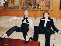 Τίλντα Σουίντον και Τζούλιαν Μουρ ως «Κο...