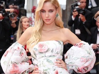 Ρομαντική, άνθινη οπτασία η Δούκισσα Νομ...