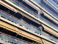 Καλλιθέα: «Το τζάμι έγινε θρύψαλα σε δευτερόλεπτα»