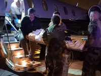 Σουδάν: Η στιγμή μεταφοράς του διασωληνω...