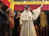 Τσικνοπέμπτη: Την πάντρεψαν τη Βασίλισσα...