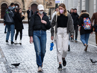 Κορωνοϊός: Σε έξαρση η επιδημία στην Ελλ...