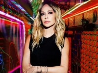 Γέμισε με μπάνερ της Άννας Βίσση η Πάτρα...