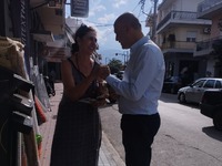 Στη γειτονιά που μεγάλωσε, στα Ζαρουχλέι...