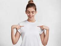 Λεκέδες από αποσμητικό: Πώς να τους απομ...