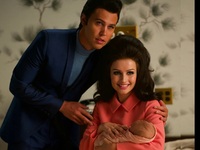 «Εlvis»: Miu Miu και Prada «ντύνουν» τη ...