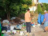 σπιράλ: Ολόκληροι σκουπιδότοποι σε γειτο...