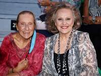 ΔΕΙΤΕ ΦΩΤΟ από την πρεμιέρα στα Βριλήσσι...