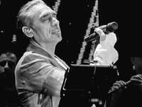 Ο Νότης Σφακιανάκης κατέρρευσε επί σκηνής! BINTEO 