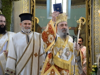 Πάτρα: Πλήθος πιστών πέρασαν για να προσ...