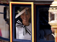 Κέιτ Μίντλετον: Χαμογελαστή στην πρώτη ε...