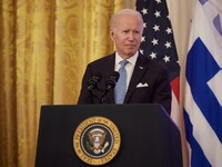 Μπάιντεν: «Παραμένει “απολύτως” εντός πρ...