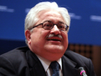 Εκτός της Επιτροπής Θεσμών και Διαφάνεια...