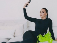 Κιμ Καρντάσιαν: Τα φόρεσε, τα ξαναφόρεσε...