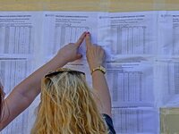Πανελλαδικές 2022: Έμειναν 10.839 κενές ...