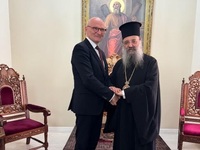 Τον Μητροπολίτη Πατρών κ.κ. Χρυσόστομο, ...