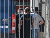 Καρέ - Καρέ η μεταγωγή του Πέτρου Φιλιππ...