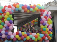 Πατρινό Καρναβάλι 2025: Μηνύματα, μπαλόν...