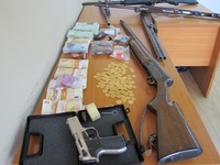 Η Ελλάδα "πολιορκείται" από το...