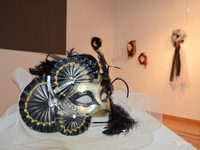 Άνοιξε η έκθεση καρναβαλικών αξεσουάρ στ...