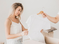 Λευκά ρούχα: Οι δύσκολοι λεκέδες θα εξαφ...