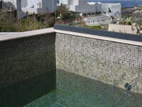 Σεισμοί στη Σαντορίνη: Αδειάζουν τις πισ...