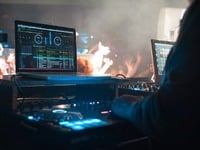 Οι «μεσημεριανές» στα καφέ και τα all da...