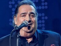 Βασίλης Καρράς: Η συναυλία “για ρεκόρ Γκ...