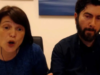 Κιβωτός του Κόσμου: «Τα ράσα μου δεν έχο...