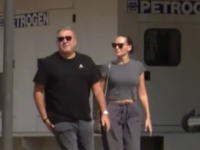 Αντώνης Ρέμος: Με την σύζυγό του στο ιδι...