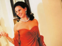 Βίκυ Σάφρα, η Θεσσαλονικιά που έγινε η π...