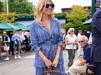 Σιένα Μίλερ: Λαμπερή κι ερωτευμένη, λάνσ...