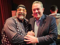 Ο Κώστας Σβόλης στη νέα παράσταση του Κα...