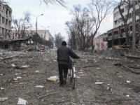 «Κόλαση» στην Μαριούπολη: Σε μαζικούς τά...