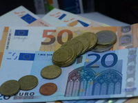 Ακρίβεια: Πότε έρχονται Market Pass και Youth Pass