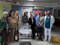 Inner Wheel: Δώρισε και φορείο στο Καραμ...