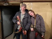 Πόλεμος στην Ουκρανία: Νεόνυμφοι πέρασαν...