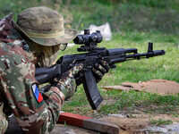 40.000 γυναίκες υπηρετούν στις ένοπλες δ...