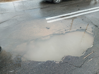 Πάτρα: Έσπασε ο αγωγός και η οδός Αλοννή...