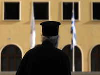 Επίθεση ιερέα σε τρανσέξουαλ που είχε πά...